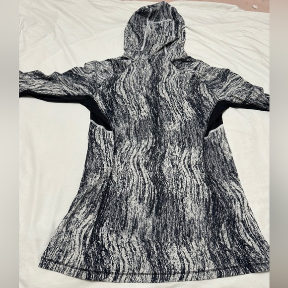 Lululemon Runbeam Hoodie - Picture 7 of 8